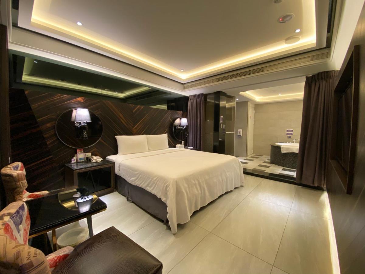 Ouge Motel - Fengshan Гаосюн Екстер'єр фото