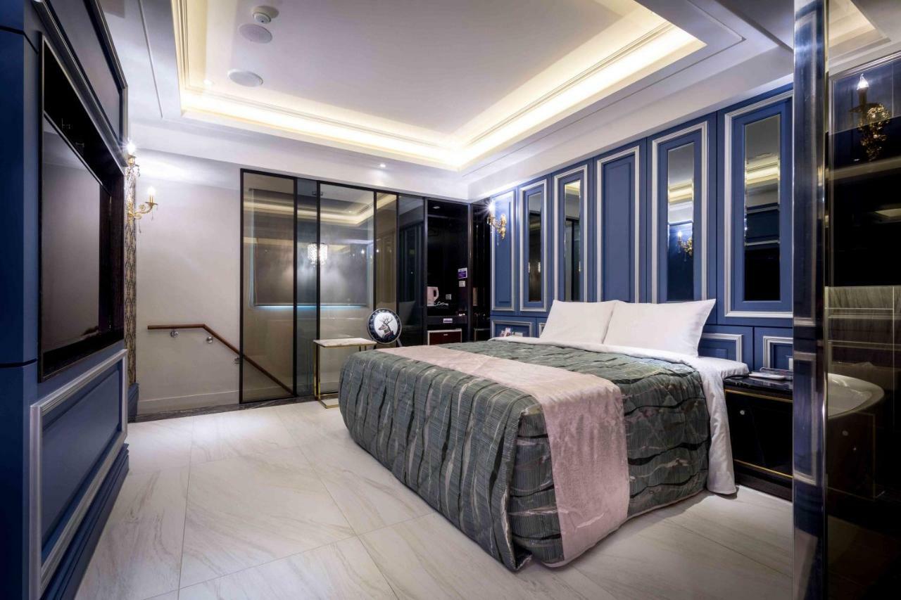 Ouge Motel - Fengshan Гаосюн Екстер'єр фото